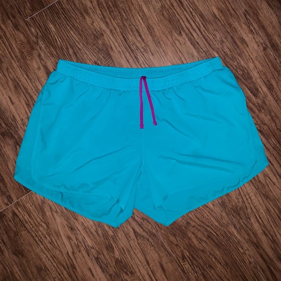 Old Navy Pants - Old Navy Active Womens Green athletic shorts
